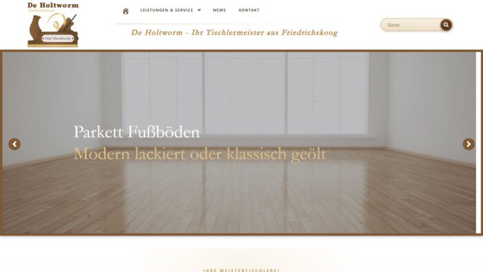 Tischler-Homepage mit WordPress: Startseite deholtworm.de mit Logo, Navigation, Suchfeld und Hero-Slider